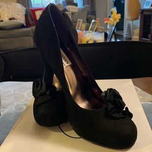 NIB Steve Madden Black Suede High Heels, Size 8, 4” heels